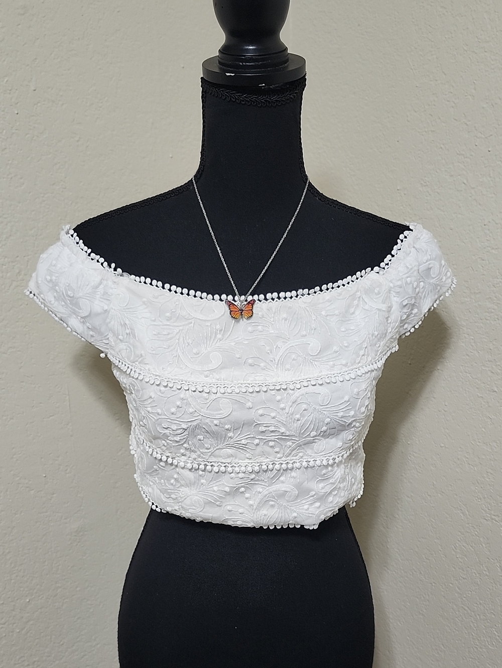 DO+BE White Off-The-Shoulder Embroidered Pom Pom Crop Top Sz S Festival Style